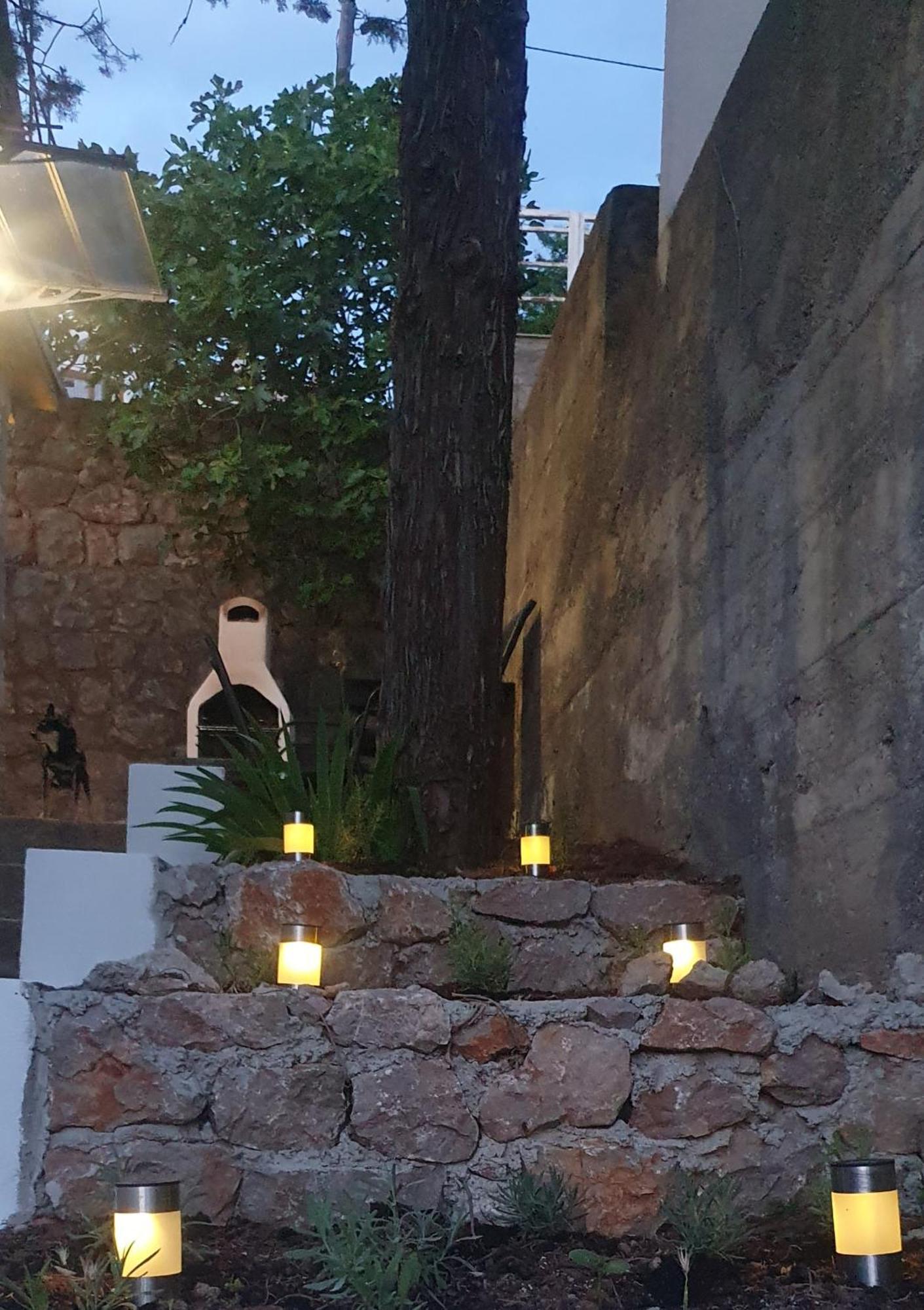 Apartmani Sara Marija Karlobag Exterior foto